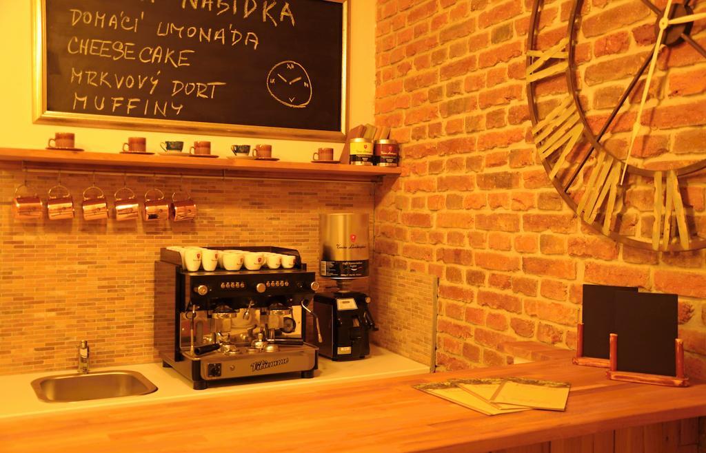 Time Cafe & Penzion Pribram Luaran gambar