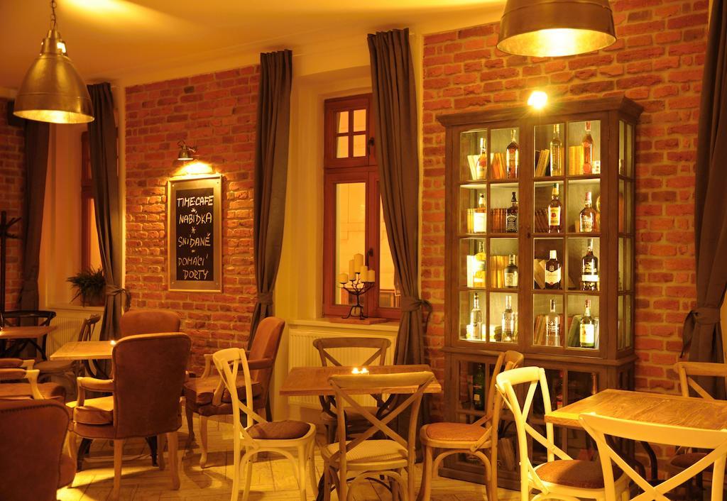 Time Cafe & Penzion Pribram Luaran gambar